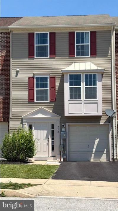 722 BLOSSOM DRIVE, HANOVER, PA 17331