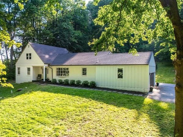 2330 HORSESHOE TRAIL, CHESTER SPRINGS, PA 19425