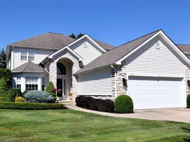 420 E Glengary Circle, Highland Heights, OH 44143