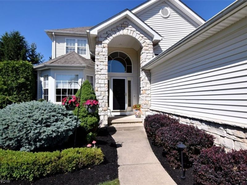 420 E Glengary Circle , Highland Heights, OH 44143 Photo 2