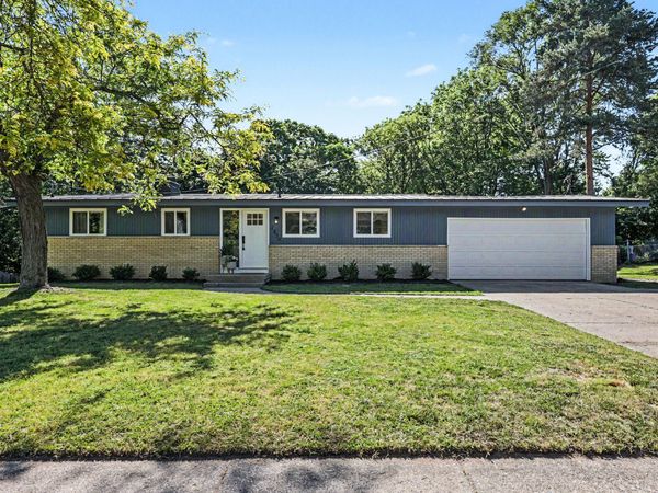 2834 Northville Drive NE, Grand Rapids, MI 49525