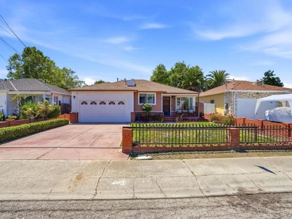 439 Wisteria Drive , East Palo Alto, CA 94303