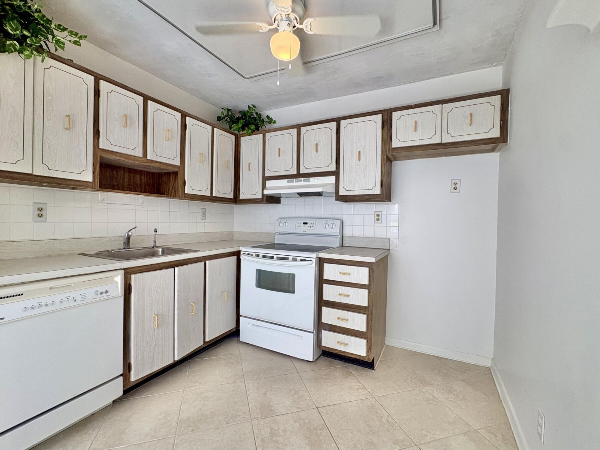 359 Capri H, Unit 359, Delray Beach, FL 33484 Photo