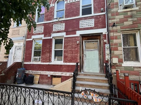 593 Warwick Street , Brooklyn, NY 11207