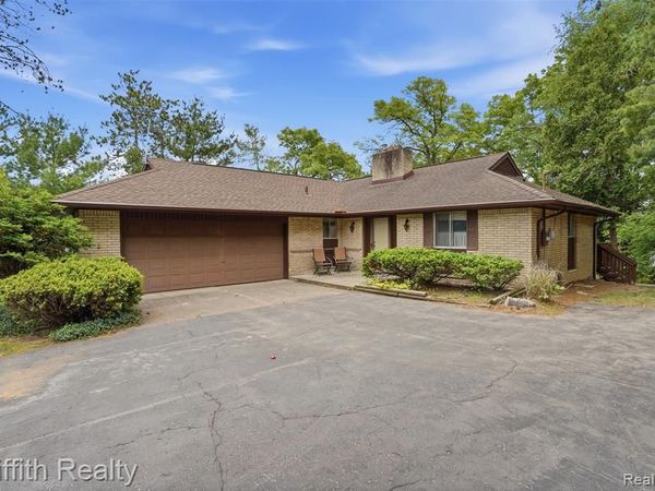 10646 Kenicott Trail , Brighton Twp, MI 48114