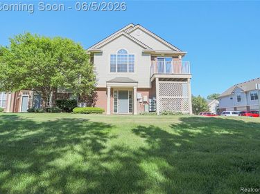 1859 Flagstone Circle, Rochester, MI 48307