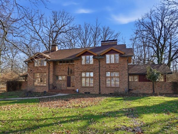 2438 Signal Hill Road, Springfield, OH 45504