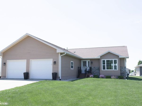 2405 Rodlyn Road, Webster City, IA 50595