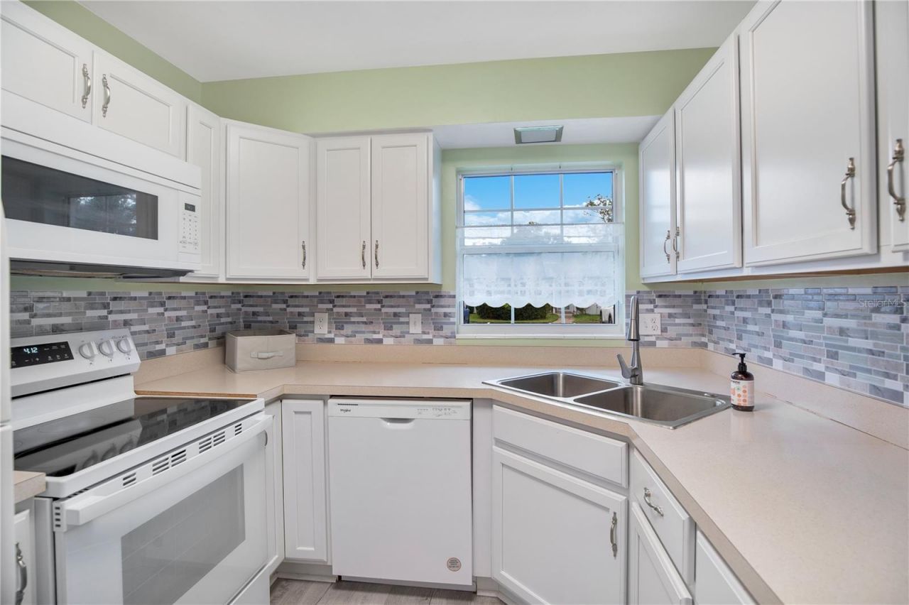 239 N Hill Avenue , Unit 110, Deland, FL 32724 Photo