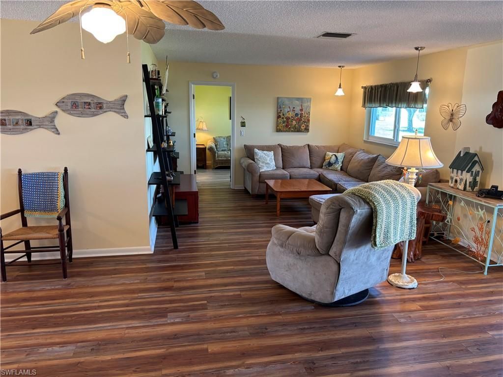 1515 Edgewater Cir , Fort Myers, FL 33919 Photo