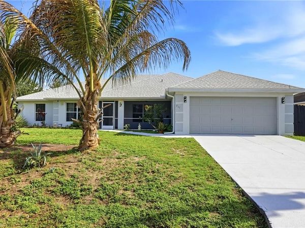 711 Long Island ST E, LEHIGH ACRES, FL 33974