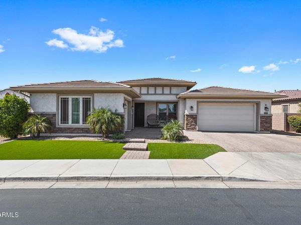 2560 E THORNTON Court, Gilbert, AZ 85297