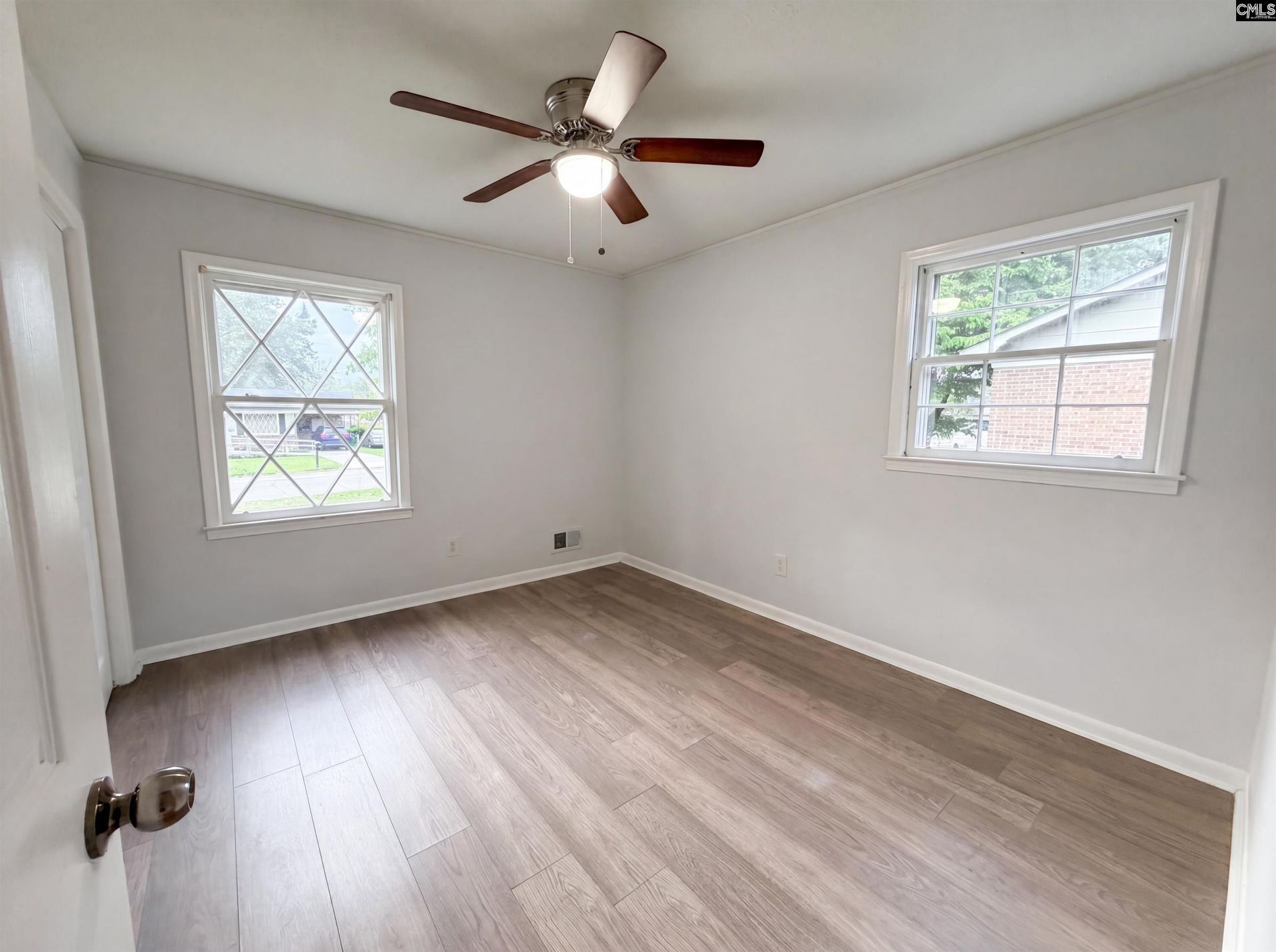320 Redwood Court  Photo 10