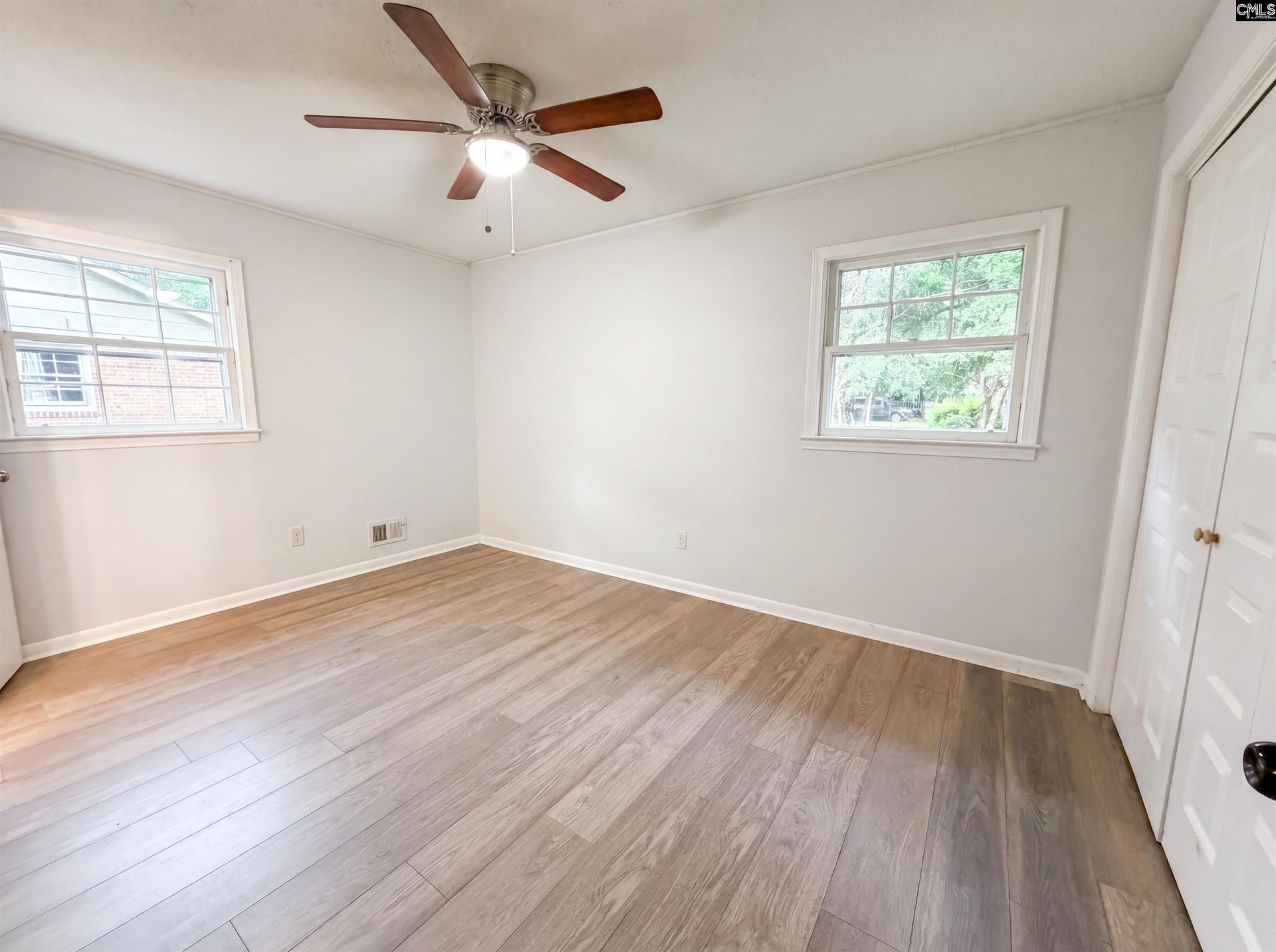 320 Redwood Court  Photo 11