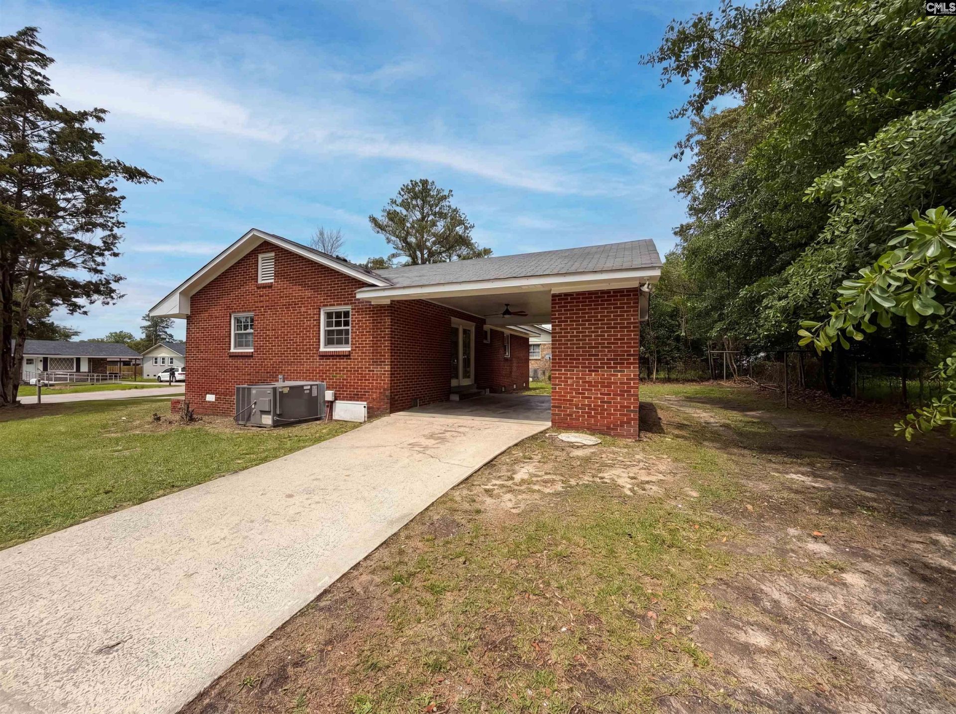 320 Redwood Court  Photo 17