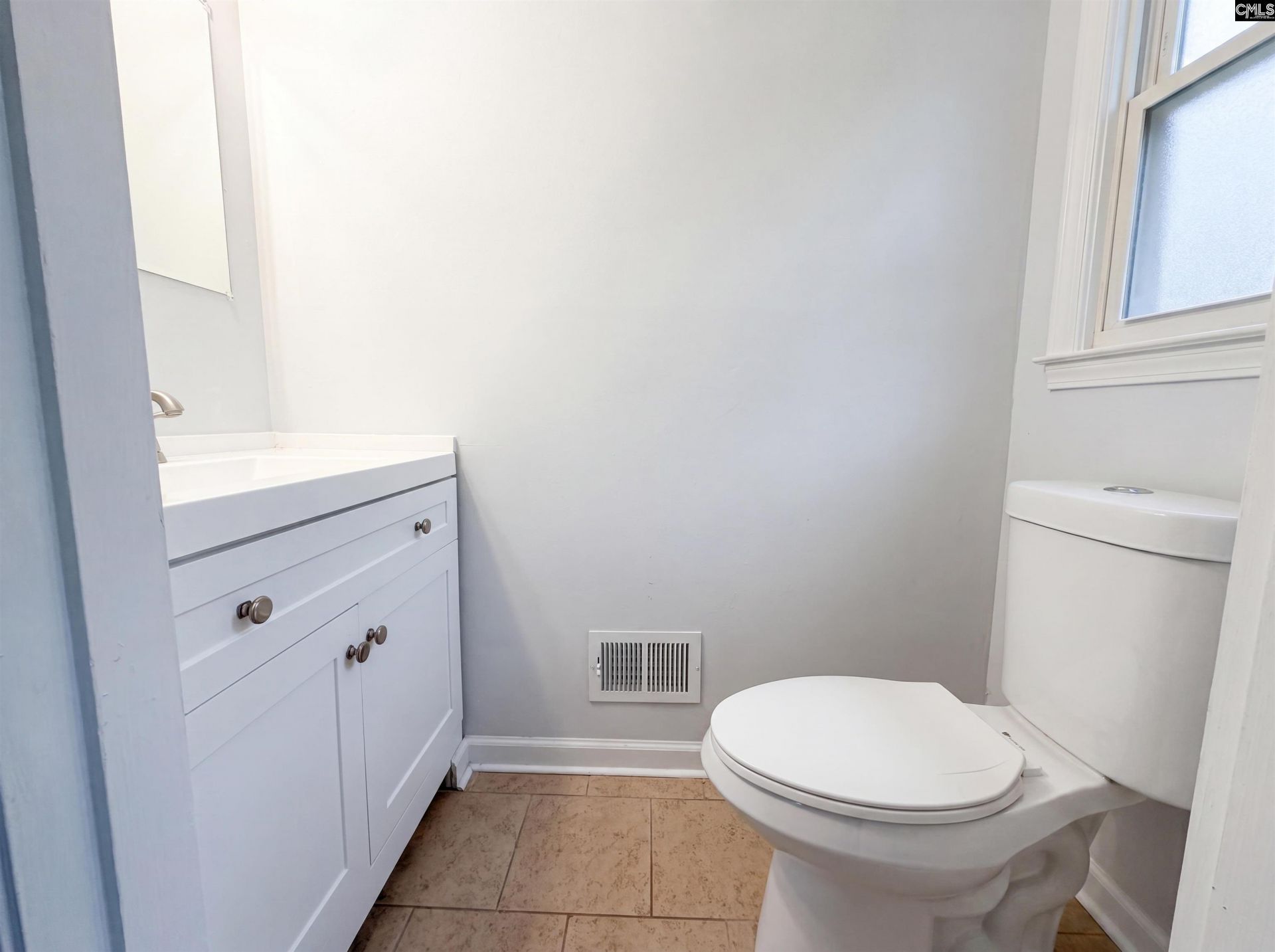 320 Redwood Court  Photo 9