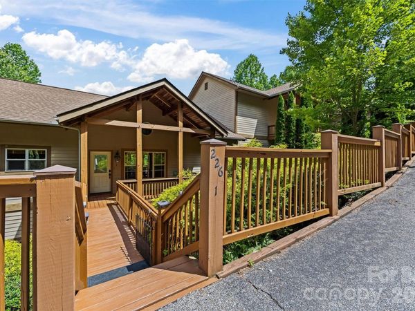 226 Sawgrass Drive , Whittier, NC 28789