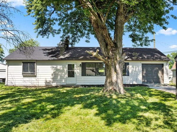 1194 Braeburn Drive, New Haven, IN 46774