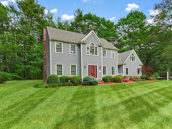 8 Douglas Dr, Mansfield, MA 02048