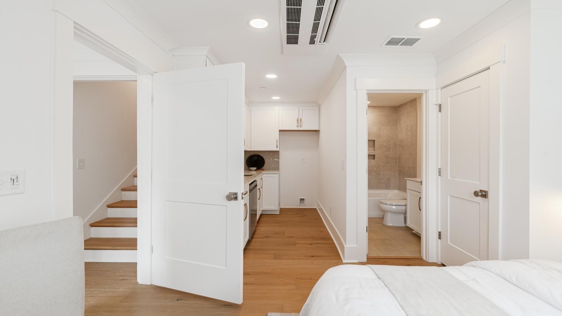 1 Nats Court Photo 28