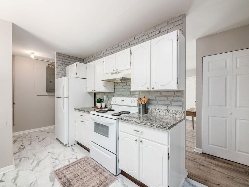 1358 Brookcliff Avenue , Columbus, OH 43219 Photo 8