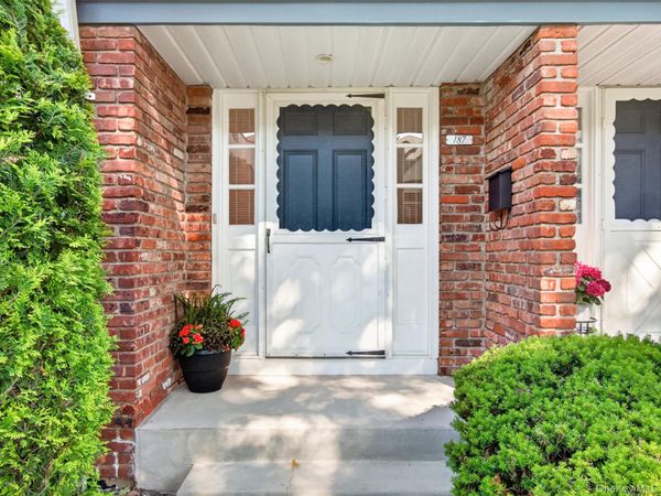 187 Doxbury Lane , Suffern, NY 10901
