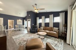 1540 Jardine Loop  photo 4