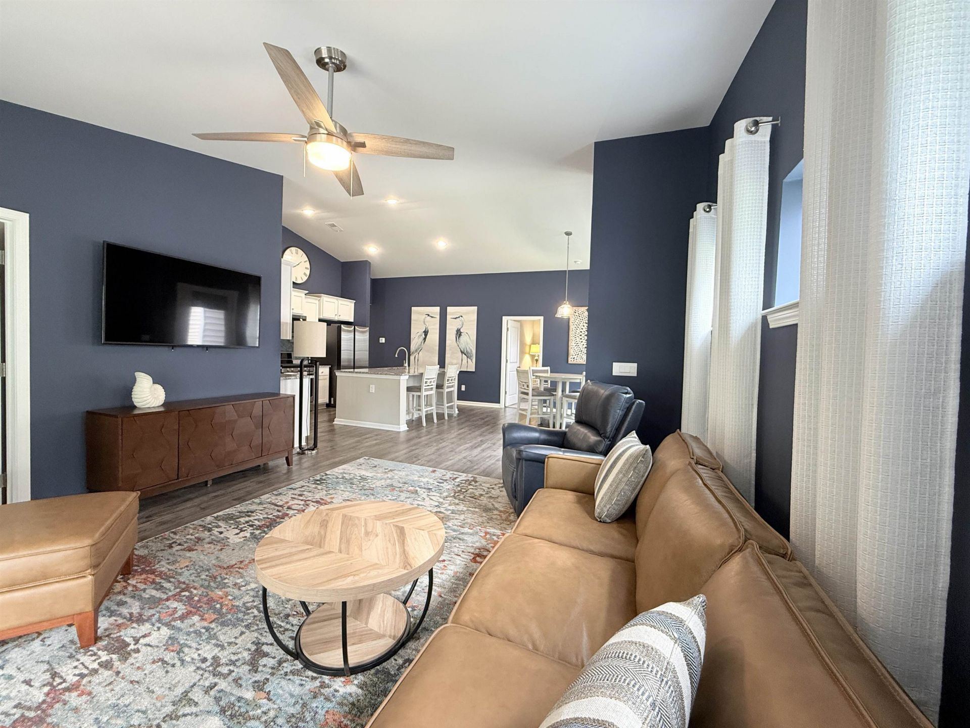 1540 Jardine Loop  Photo 4