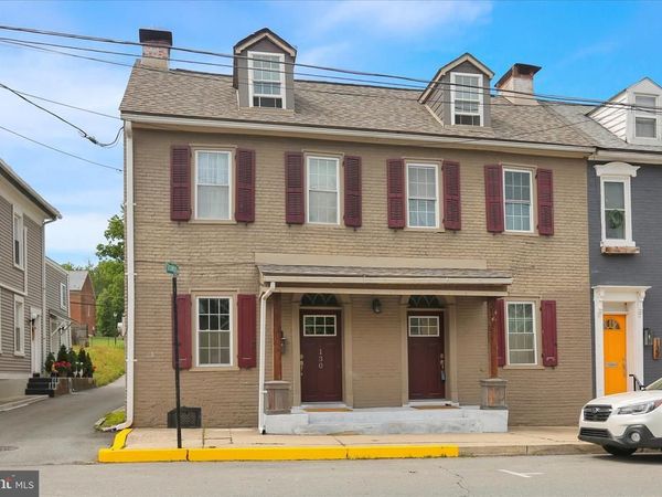 130 E MARKET STREET, MARIETTA, PA 17547
