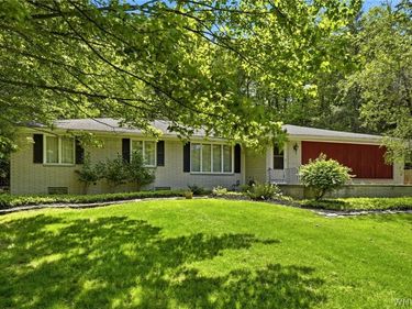 7922 Hywood Drive , Hamburg, NY 14075