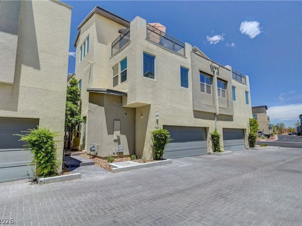 11401 Gravitation Drive, Las Vegas, NV 89135