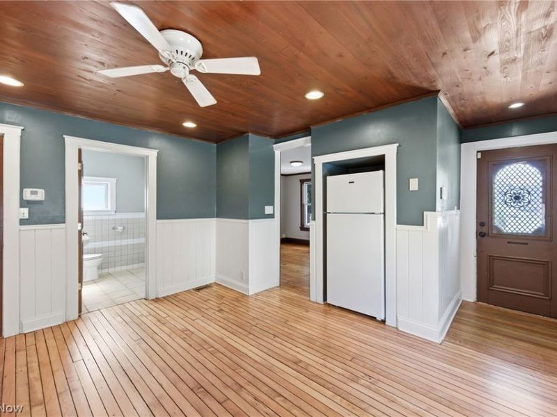 801 College Avenue , Cleveland, OH 44113 Photo 13