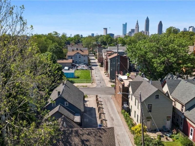 801 College Avenue , Cleveland, OH 44113 Photo 2