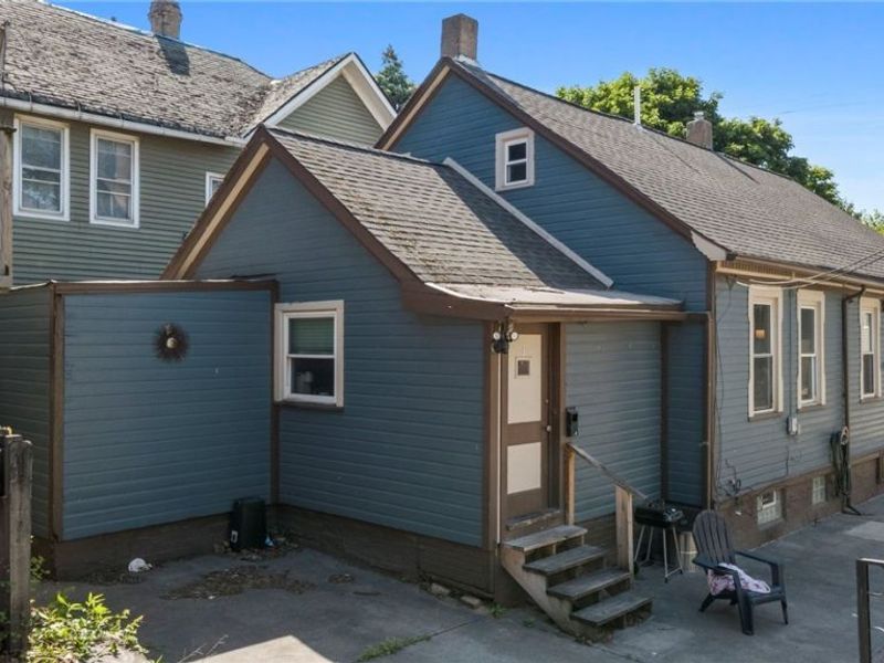 801 College Avenue , Cleveland, OH 44113 Photo 24