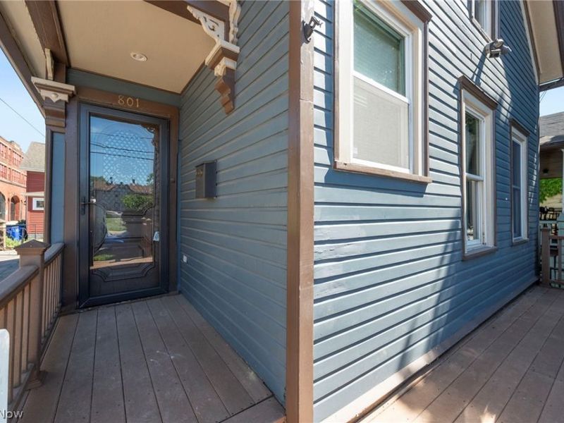 801 College Avenue , Cleveland, OH 44113 Photo 6