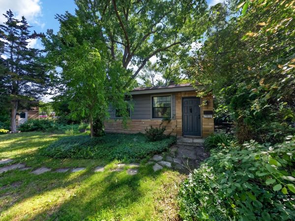 23830 Scotia Road, Oak Park, MI 48237