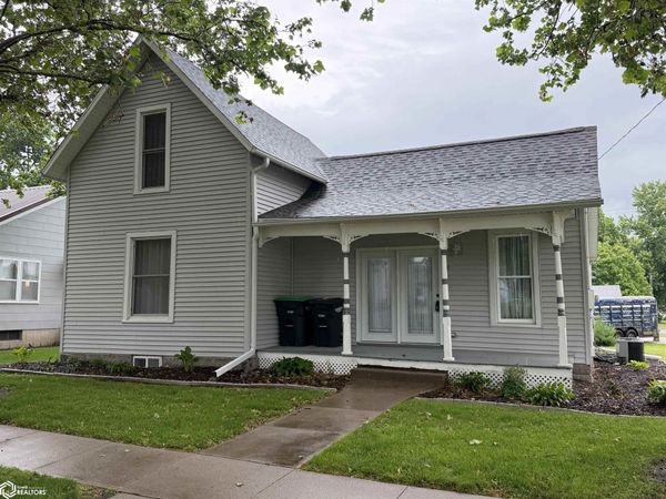 110 W 2nd Street, Wayland, IA 52654