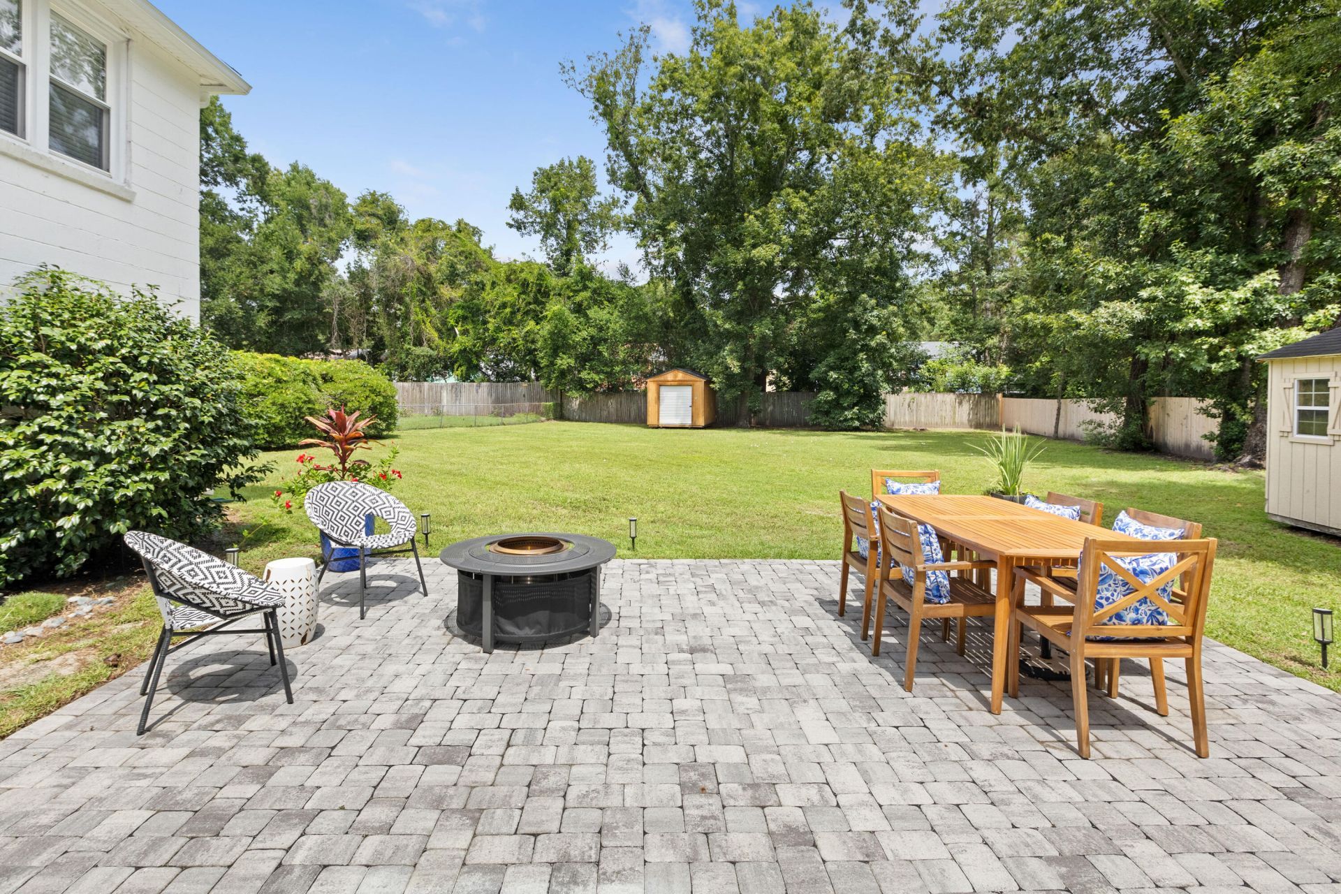1126 Pleasant Pines Road Photo 11