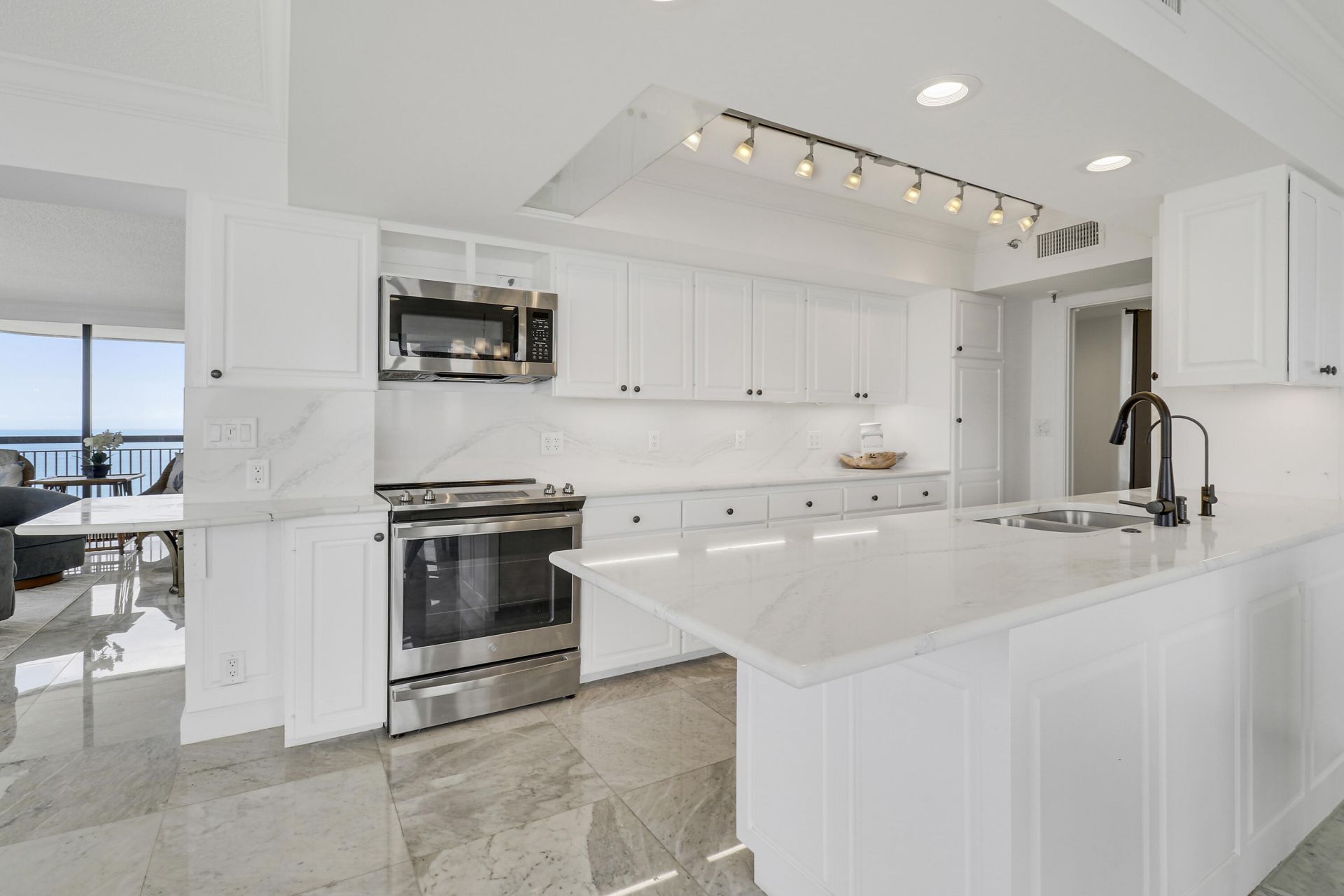 5380 N Ocean Drive, Unit 22j, Singer Island, FL 33404 Photo