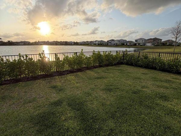 489 SE Fascino Circle, Port St. Lucie, FL 34984