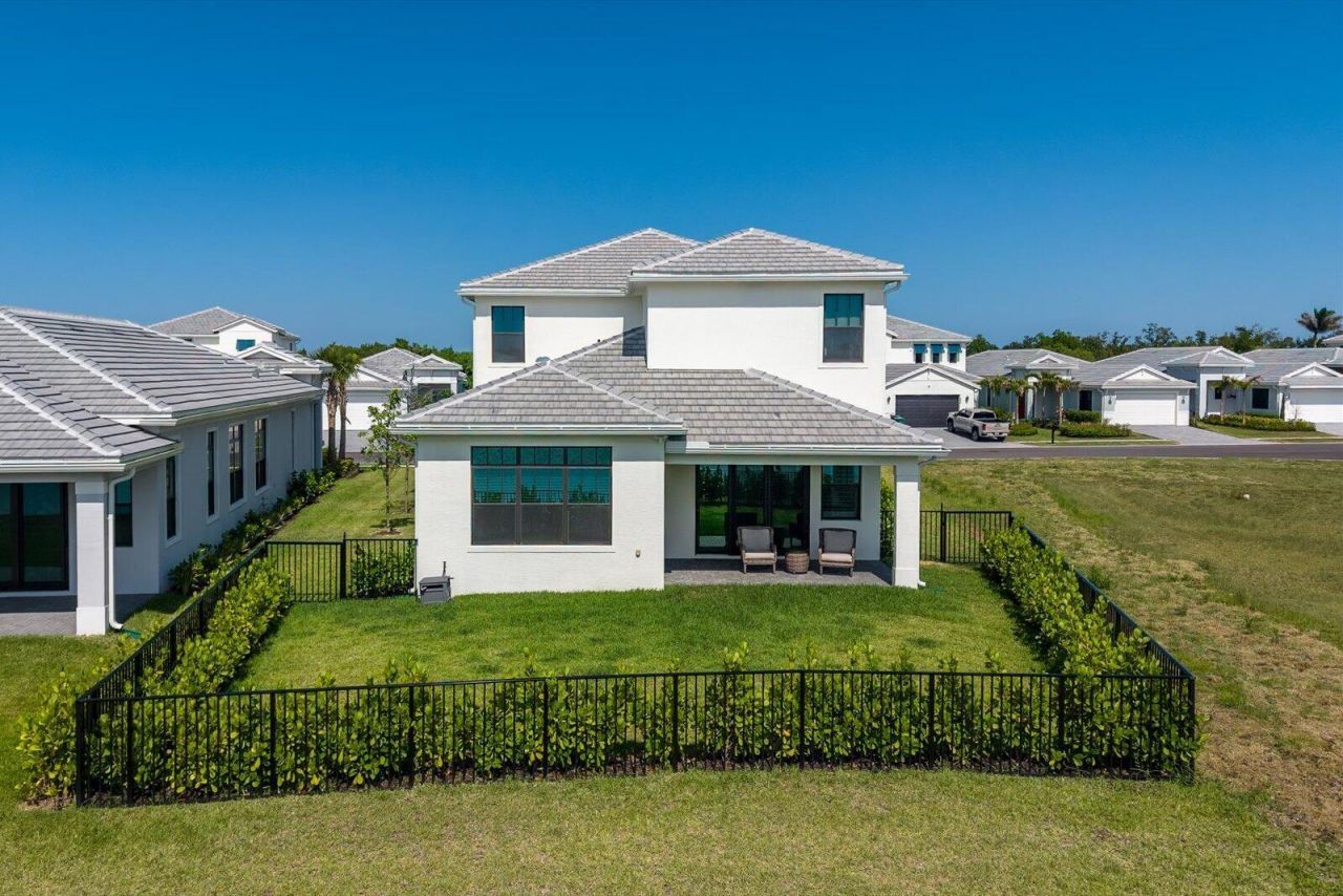 489 SE Fascino Circle, Port Saint Lucie, FL 34984 Photo