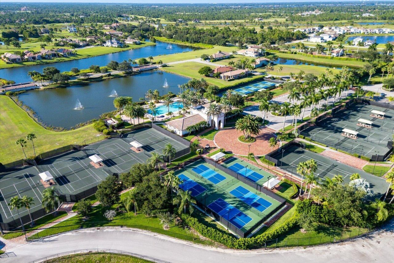 489 SE Fascino Circle, Port Saint Lucie, FL 34984 Photo