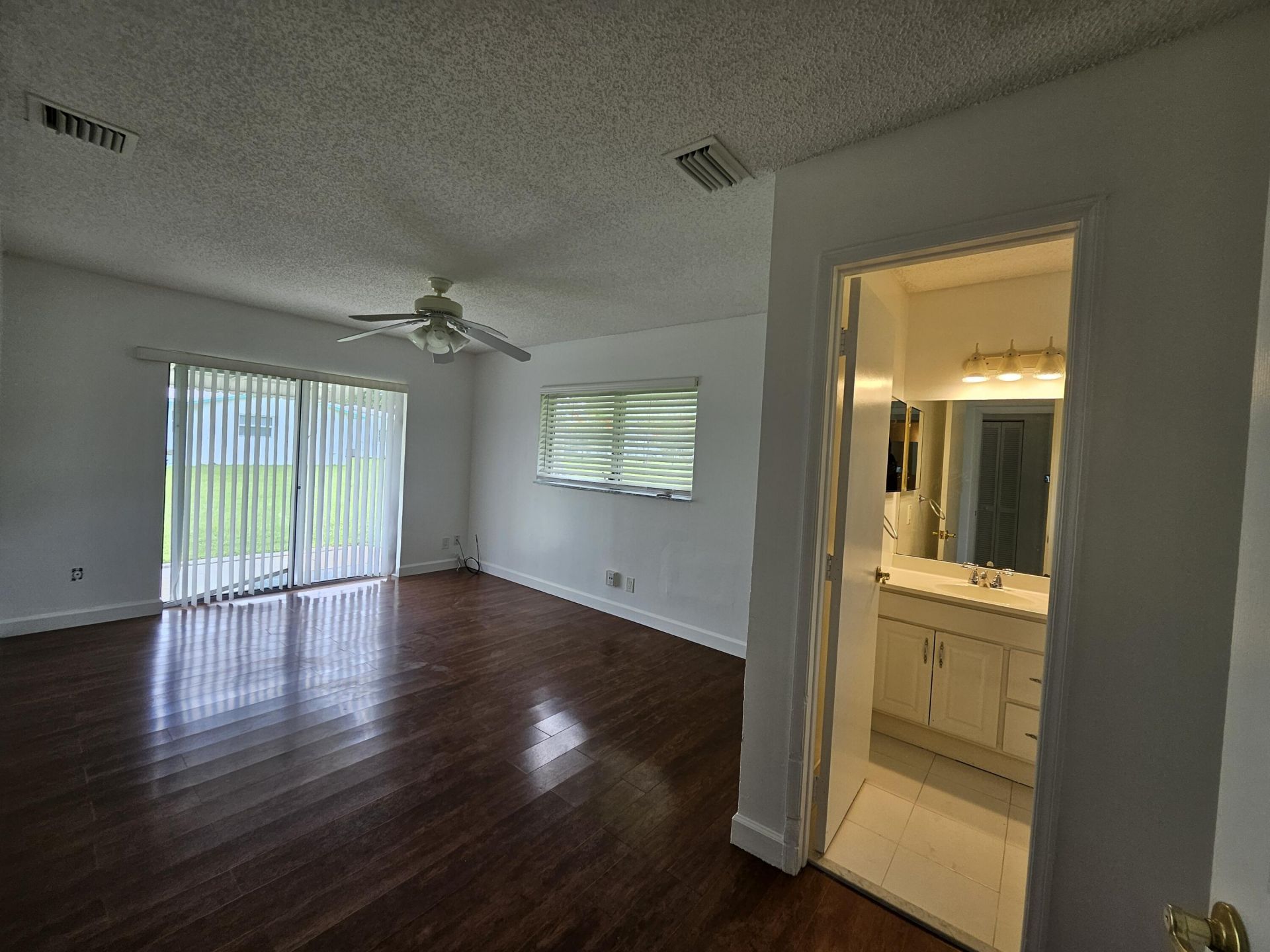 8431 NW 12th Street, Unit D68, Plantation, FL 33322 Photo
