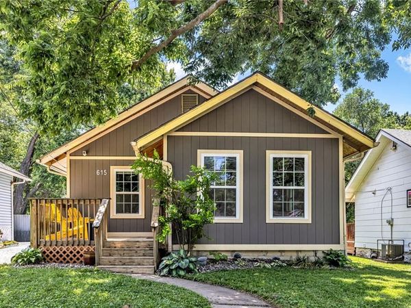 615 W 77th Street, Kansas City, MO 64114