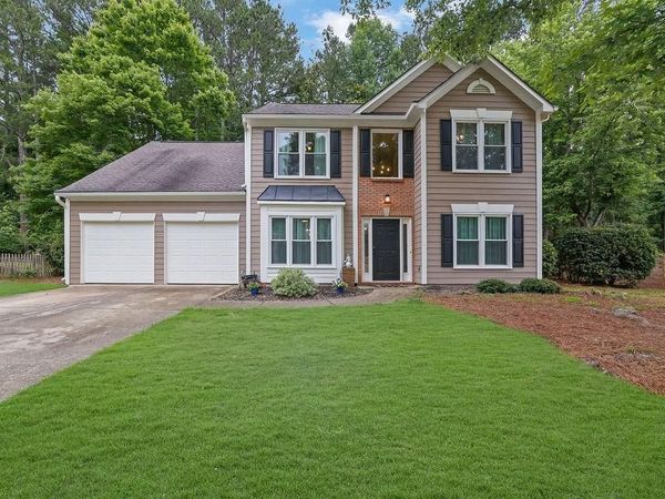 8011 Huntcliff Road , Woodstock, GA 30189