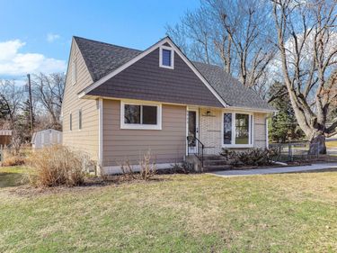 8933 Wally Drive, Golden Valley, MN 55427