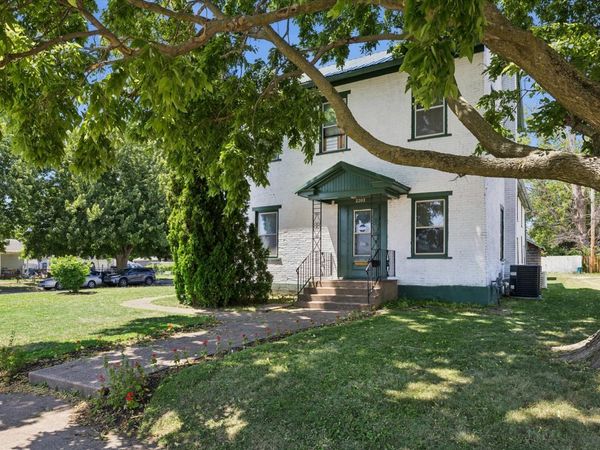 2202 McKinley Street , Clinton, IA 52732