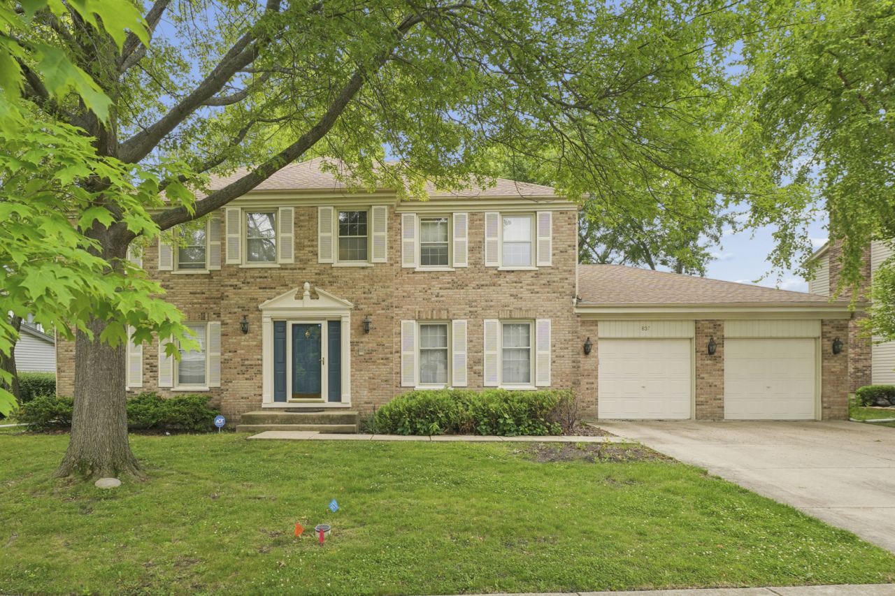 837 Heatherstone Drive , Schaumburg, IL 60173 Main Photo