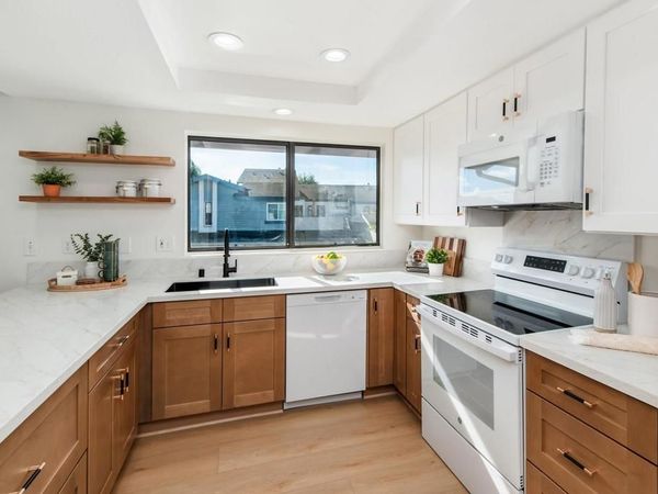 4085 Crystal Dawn , Unit 201, San Diego, CA 92122