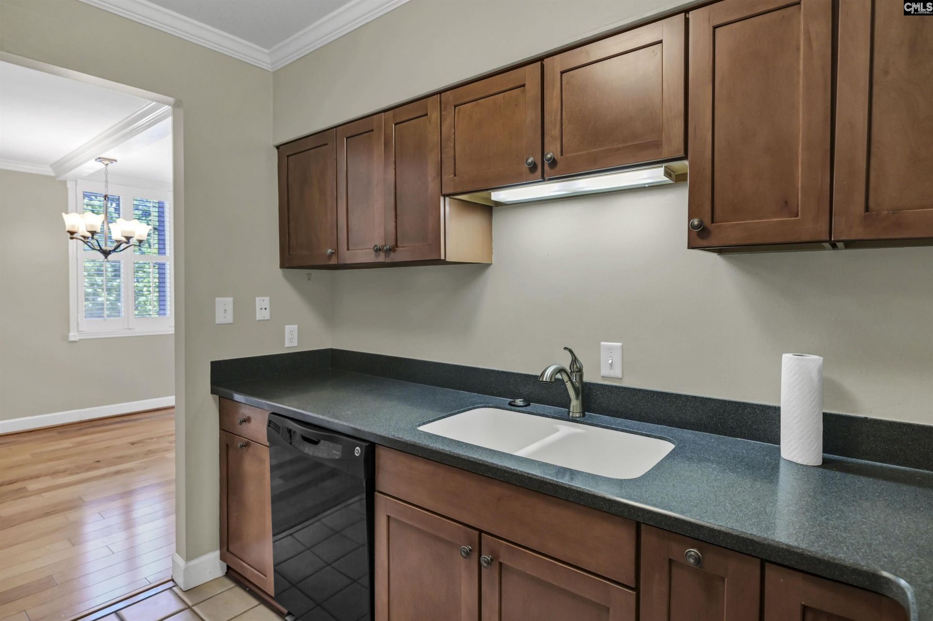 619 King Street  Photo 10